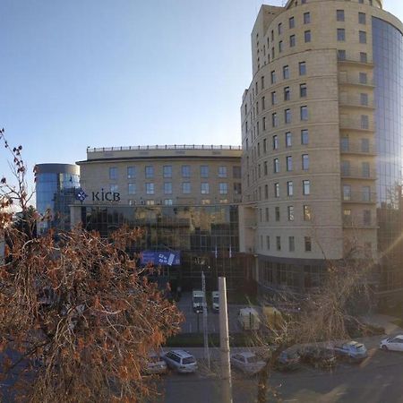 Aura On Erkindik Boulevard Bișkek Exterior foto