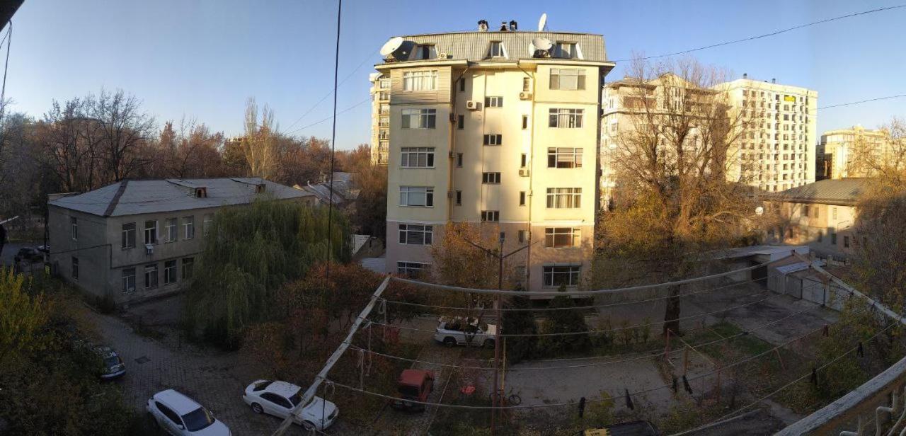 Aura On Erkindik Boulevard Bișkek Exterior foto