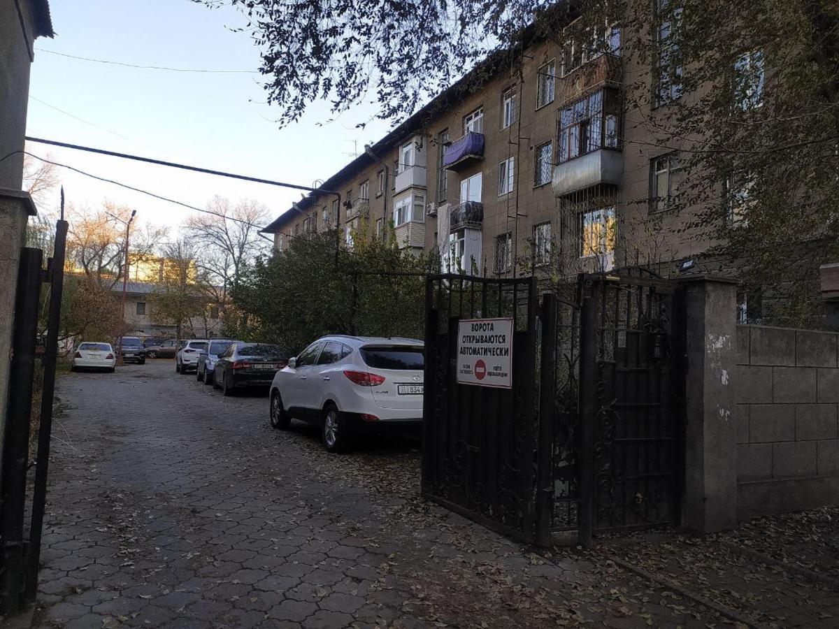 Aura On Erkindik Boulevard Bișkek Exterior foto